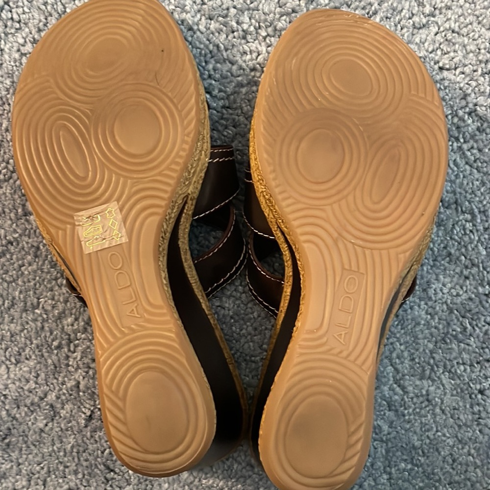 Women’s dark brown wedge Aldo brand size 9. Worn a few times. - Picture 5 of 8